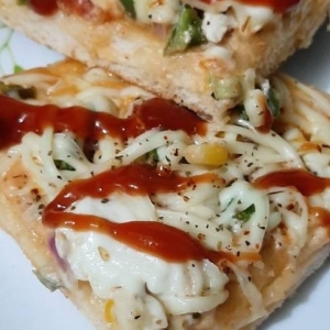 Mayo Cheese Pizza